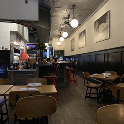 Mercato Roman Pizza - Lovely interior