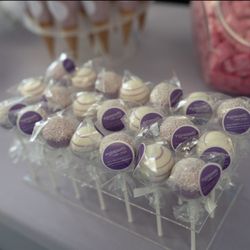 vypassetti cake pops - Custom cake pops
