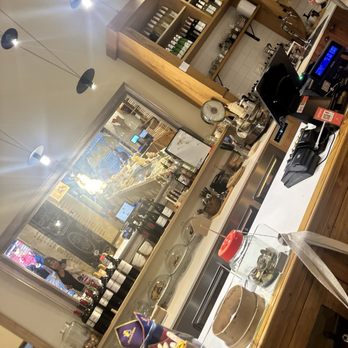Sfoglia Rina - Pasta Shops Near Me - Bologna, BO