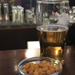 Sidesporet Pub - Pilsner and beer nuts