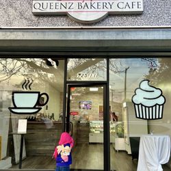 Queenz Bakery Cafe - Front