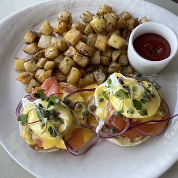 20|Twenty - Smoked salmon Benedict - New American Near Me - Carlsbad, California