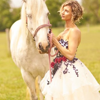Heathers Boutique - Beautiful Dresses available for Purchase - Formal Wear Near Me - Oconomowoc, Wisconsin