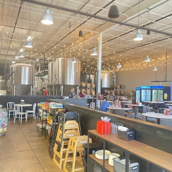 Une Année Brewery - Beer brewing vats large dining area - Breweries Near Me - Niles, Illinois