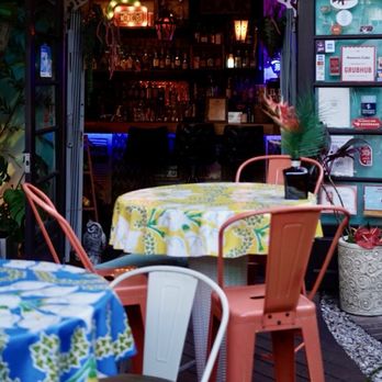 Moreno's Cuba - Outdoor seating - Cocktail Bars Near Me - Miami Beach, Florida
