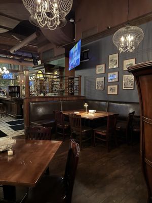 D4 Irish Pub & Cafe by null