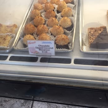 Leonard's Bakery - Bakeries Near Me - Honolulu, Hawaii