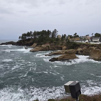 Tidal Raves Seafood Grill - From outdoor viewing area ;) - New American Near Me - Depoe Bay, Oregon