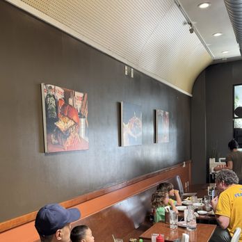 310 Eatery - interior - Burgers Near Me - Albany, California
