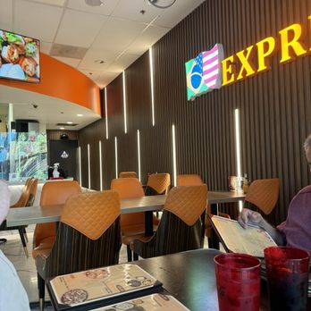 Show De Carnes Express - Clean and spacious. Chairs were kinda weird tho. - Brazilian Near Me - Vacaville, California