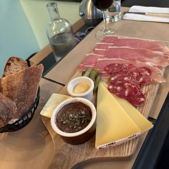 Le Caviste - Wine Bars Near Me - Seattle, Washington Le Caviste - Wine Bars Near Me - Seattle, Washington