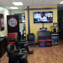 Old School Barber Shop - Great atmosphere!