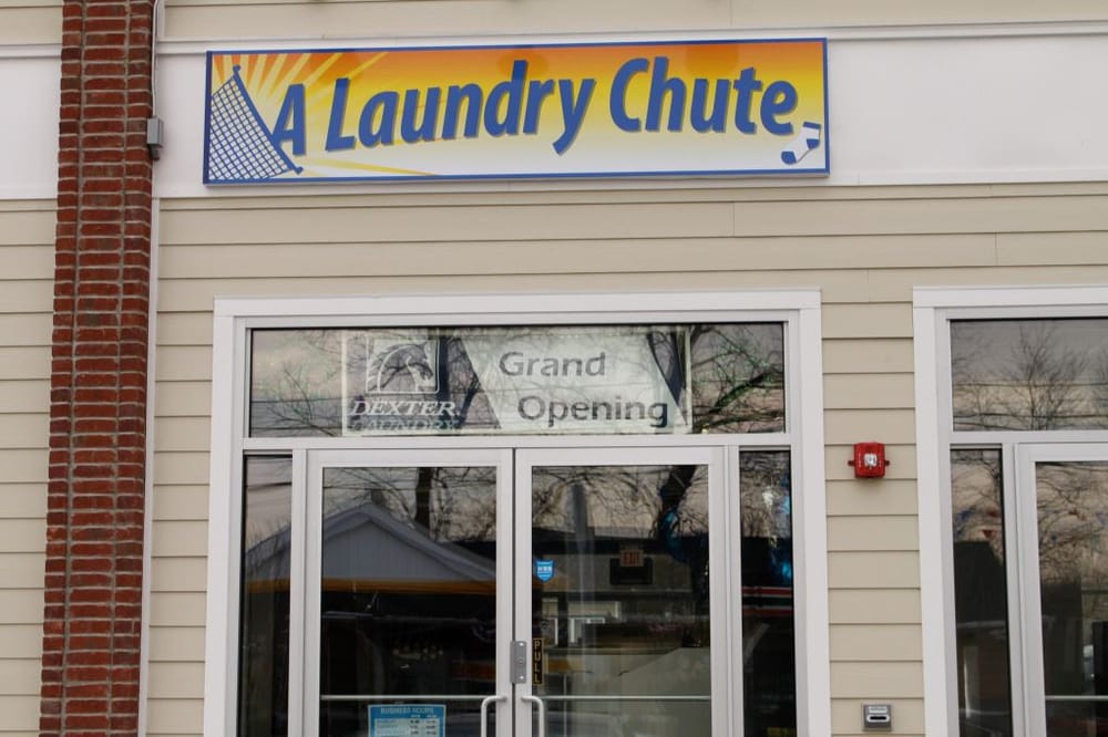 A LAUNDRY CHUTE Updated September 2024 25 Reviews 725 River Rd
