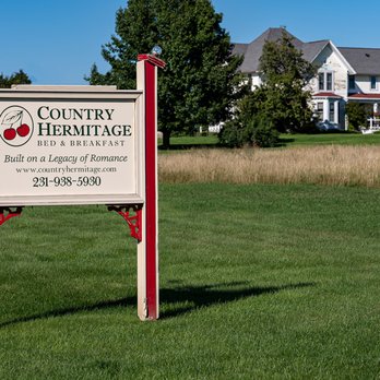Country Hermitage - Bed & Breakfast Near Me - Williamsburg, Michigan