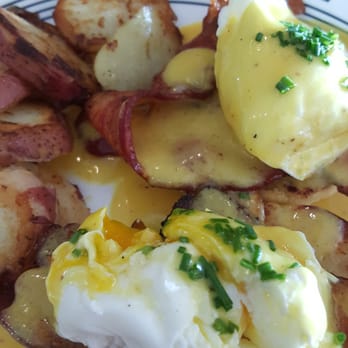 Humble Bee - Benedict.... amazing - Breakfast & Brunch Near Me - Northridge, California