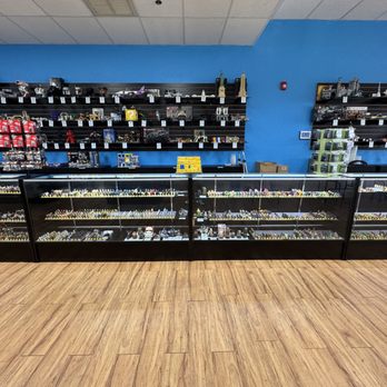 Bricks & Minifigs - Toy Stores Near Me - Peoria, Arizona