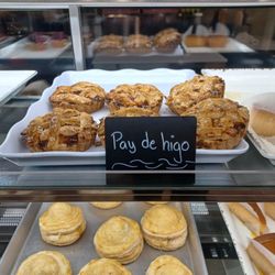 Olivos Bakery And Restaurant