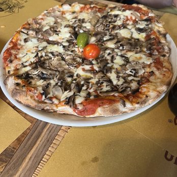 Cantina e Cucina - Funghi pizza. Perfectly cooked. - Cafeteria Near Me - Rome, RM Cantina e Cucina - Funghi pizza. Perfectly cooked. - Cafeteria Near Me - Rome, RM