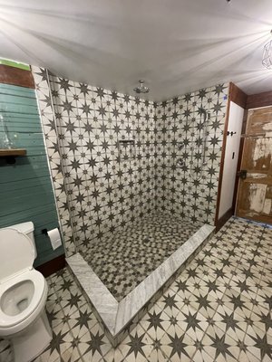 Glass shower door - Give us a call at (202) 407-0049
And we will help you to have the best shower glass door
