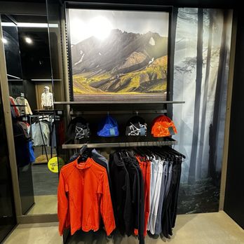 Arc'teryx - Women's Clothing Near Me - Portland, Oregon