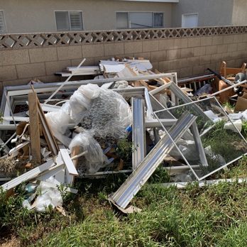 Junk Removal Mb - Before - Junk Removal & Hauling Near Me