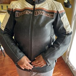 Black Leather USA - Shortened the sleeves.