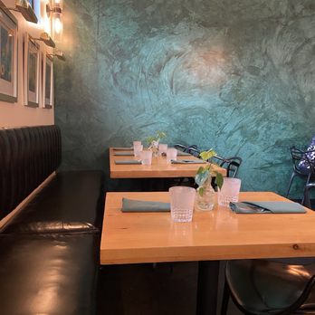 Park & Grove - Inside seating - Breakfast & Brunch Near Me - Charleston, South Carolina Park & Grove - Inside seating - Breakfast & Brunch Near Me - Charleston, South Carolina