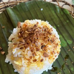 Bacolod Chicken House - Garlic rice with added chicken oil 35 pesos
