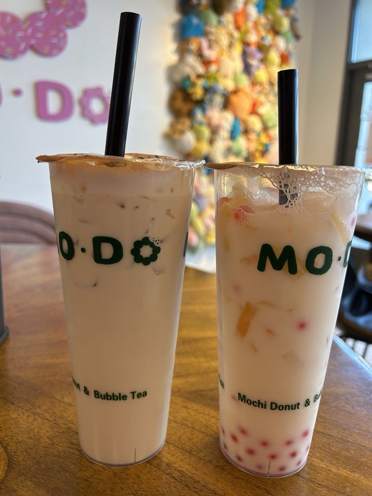 Modo Mochi Donut & Bubble Tea Logo