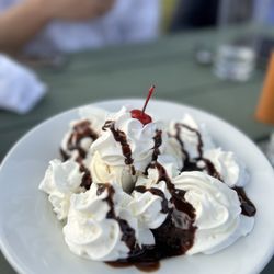 Fire & Ice Restaurant - Brownie sundae