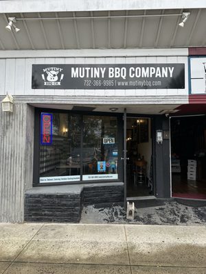 Mutiny BBQ Company by null