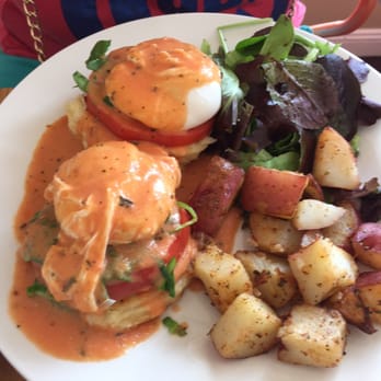 Esencia Urban Kitchen - Egg florentine - Cafes Near Me - Chicago, Illinois