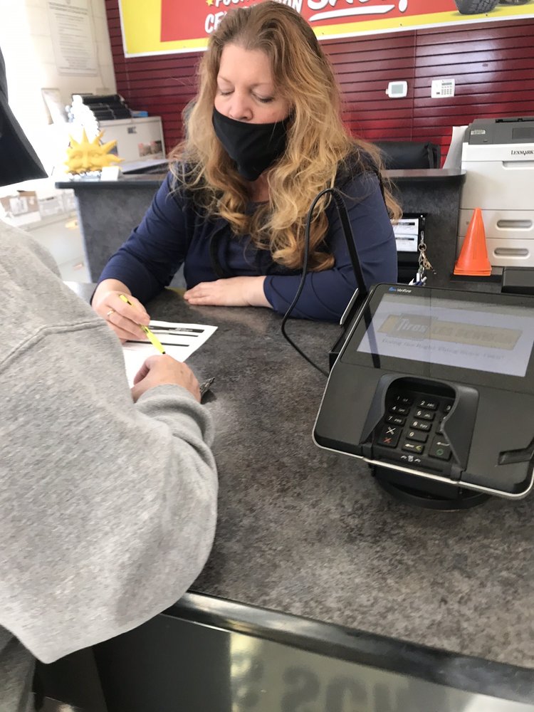 LES SCHWAB TIRE CENTER Updated September 2024 82 Reviews 1481