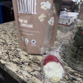 Edible Arrangements - Wrong popcorn delivered... missing cheesecake, balloons and upgraded vase! - Gift Shops Near Me - Moreno Valley, California Edible Arrangements - Wrong popcorn delivered... missing cheesecake, balloons and upgraded vase! - Gift Shops Near Me - Moreno Valley, California