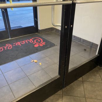 Chick-fil-A - Trash - Fast Food Near Me - Humble, Texas