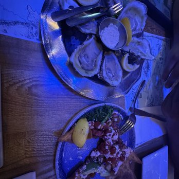 The Fish House - RAW OYSTERS AND SPICY TUNA NACHOS - Seafood Near Me - Key Largo, Florida The Fish House - RAW OYSTERS AND SPICY TUNA NACHOS - Seafood Near Me - Key Largo, Florida