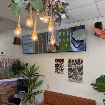 Double 3 - inside - Ice Cream & Frozen Yogurt Near Me - Placentia, California