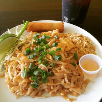 Pandan Thai Street Eats - Chicken Pad Thai lunch special - Thai Near Me - Burleson, Texas Pandan Thai Street Eats - Chicken Pad Thai lunch special - Thai Near Me - Burleson, Texas