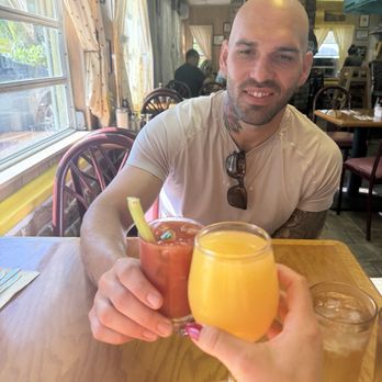 Harriette's Restaurant - Mimosa & bloody mary - Breakfast & Brunch Near Me - Key Largo, Florida Harriette's Restaurant - Mimosa & bloody mary - Breakfast & Brunch Near Me - Key Largo, Florida
