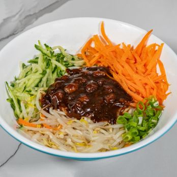 Lee Kee Dumpling House - Noodles with soybean paste - Chinese Near Me - North York, Ontario