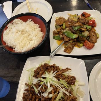 Tea House Chinese Restaurant - DOUBLE COOKED PORK (Top) and SHREDDED PORK IN PEKING STYLE (bottom) - Szechuan Near Me - Minneapolis, Minnesota Tea House Chinese Restaurant - DOUBLE COOKED PORK (Top) and SHREDDED PORK IN PEKING STYLE (bottom) - Szechuan Near Me - Minneapolis, Minnesota