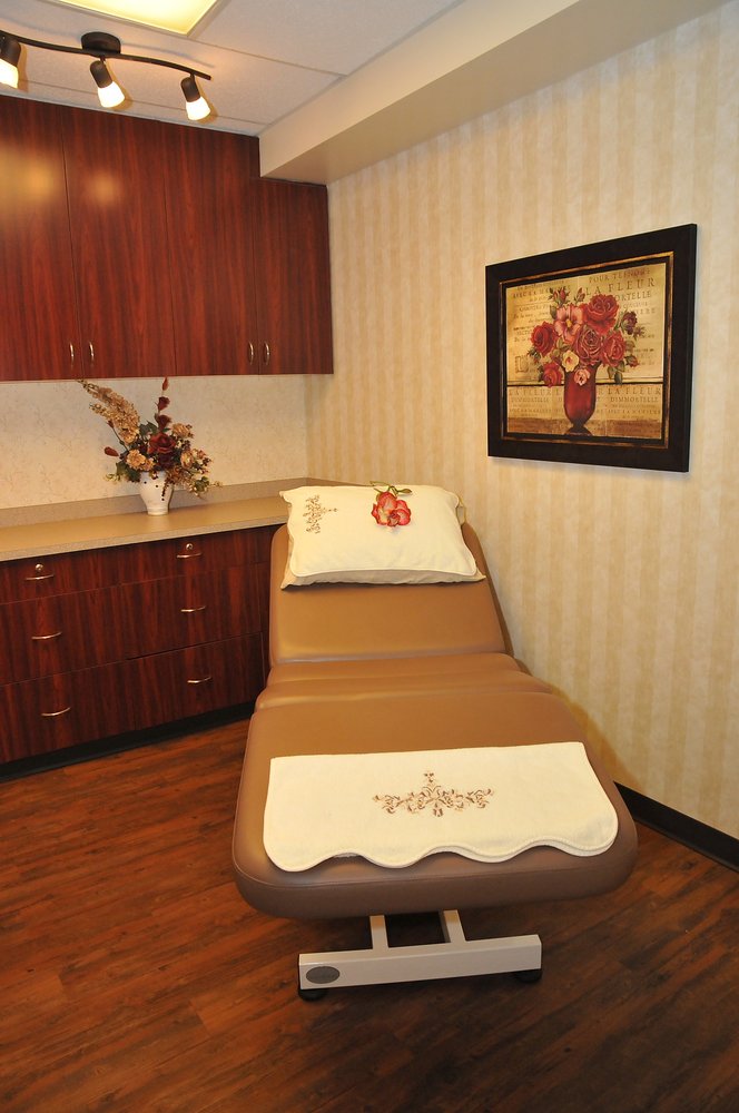 DRS BARBARA & DANIEL YIP Updated September 2024 202988 Glen Drive