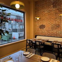 Pizzeria Pappo - Interior - cozy but not a lot of tables so come early