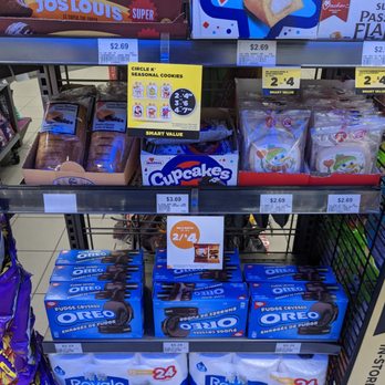 Circle K - Cupcakes, Oreos, and toilet paper. I'd work on improving this product display! - Convenience Stores Near Me - Toronto, Ontario