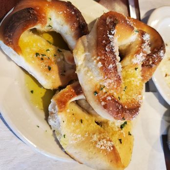 Troni's Italian Restaurant - Garlic rolls, overcooked - Pizza Near Me - Dayton, Ohio Troni's Italian Restaurant - Garlic rolls, overcooked - Pizza Near Me - Dayton, Ohio