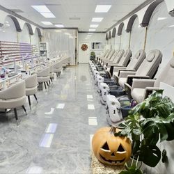 Oasis Nails