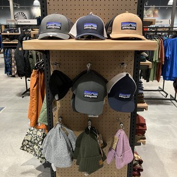 REI - REI @The River in Rancho Mirage ~~ it's freezing cold inside here - Sporting Goods Near Me - Rancho Mirage, California