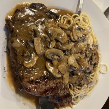 La Bella Tavola - Ribeye Masala! Great flavor and presentation. Lots of food! Dip that sauce with the homemade bread! - Italian Near Me - Cuero, Texas La Bella Tavola - Ribeye Masala! Great flavor and presentation. Lots of food! Dip that sauce with the homemade bread! - Italian Near Me - Cuero, Texas