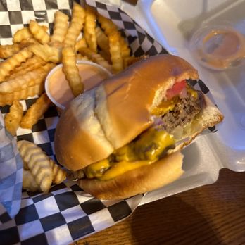 Headwaters Pub - a cheeseburger and french fries - Pubs Near Me - Leavenworth, Washington