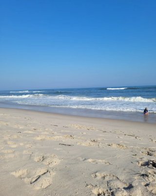 Ponquogue Beach by null